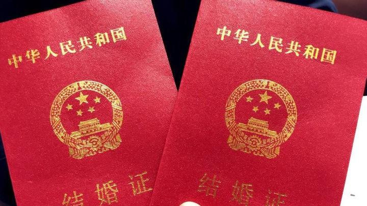 1995年，那个娶了德国女明星为妻的北京出租车小哥，后来怎样了？