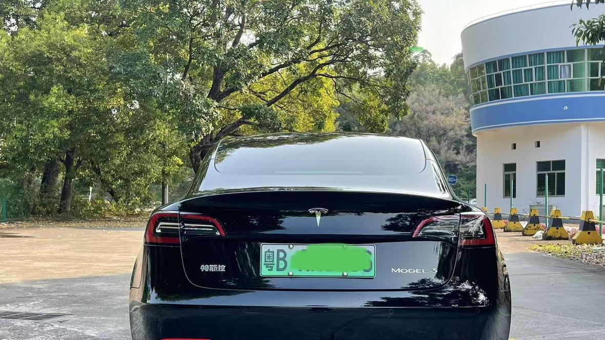 Model3 2021款，4.5万公里，纯电出行新选择，性能与续航兼得！