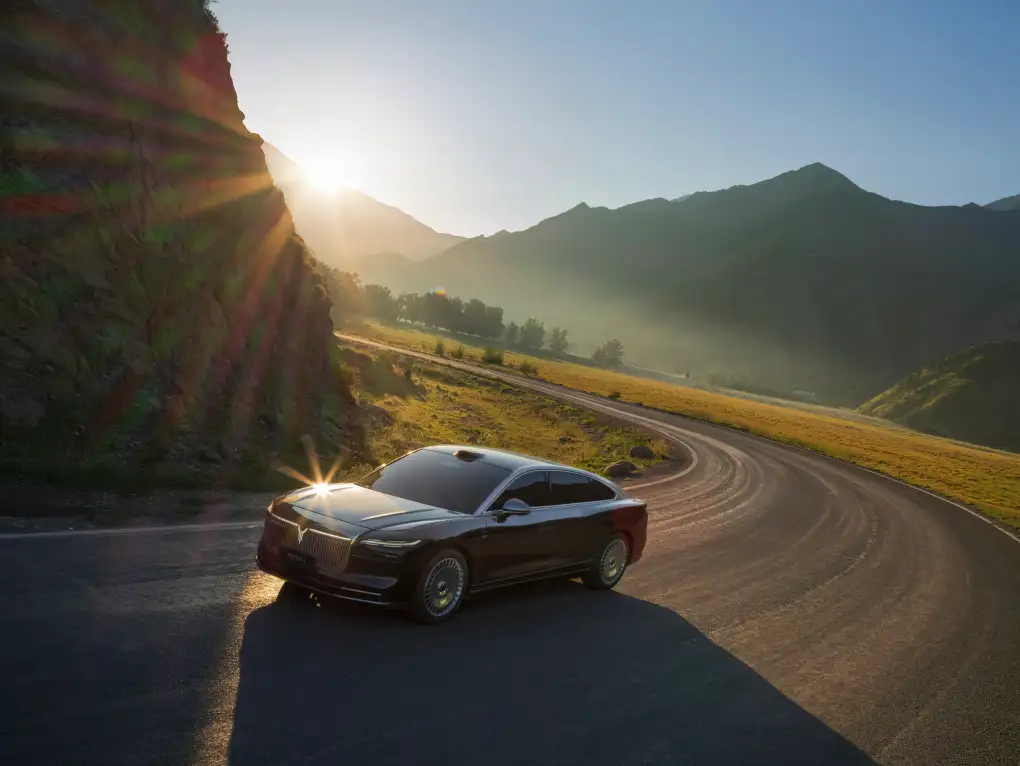 5.1米车长+5.55米转弯半径！岚图追光L百万底盘下放30万级