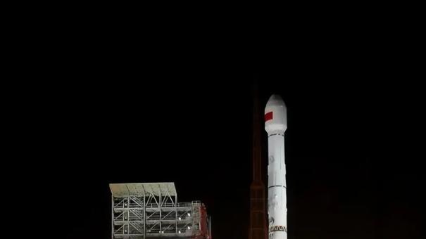 北斗卫星发射前紧急叫停避免损失



发射在即，北斗卫星却突然被按下暂停键，怎么
