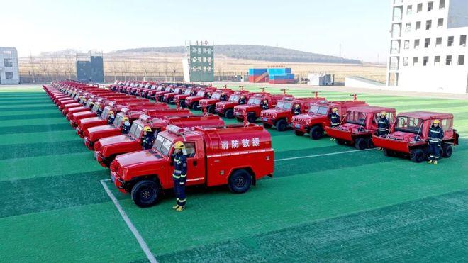 阜新市为政府专职消防队集中配发151辆消防车辆
