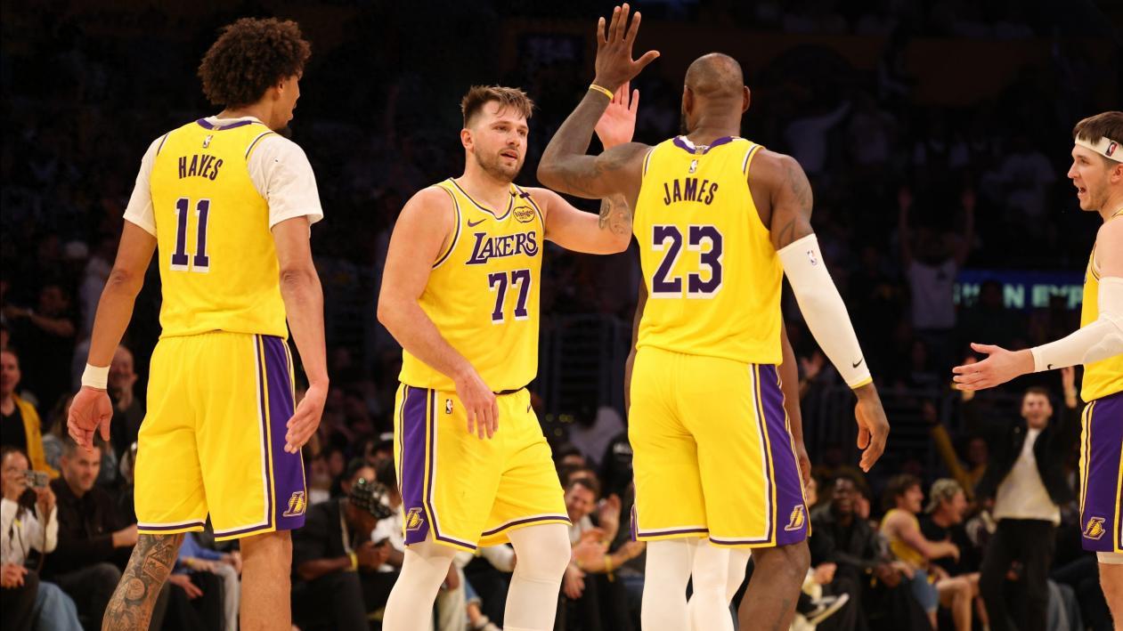 湖人豪取7连胜后！老詹重申放权，东契奇谈不足，范德彪杀人诛心