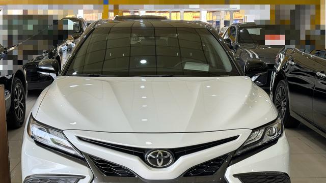 准新车！23款丰田凯美瑞2.0S骑士版，3.9万公里，入手不犹豫？