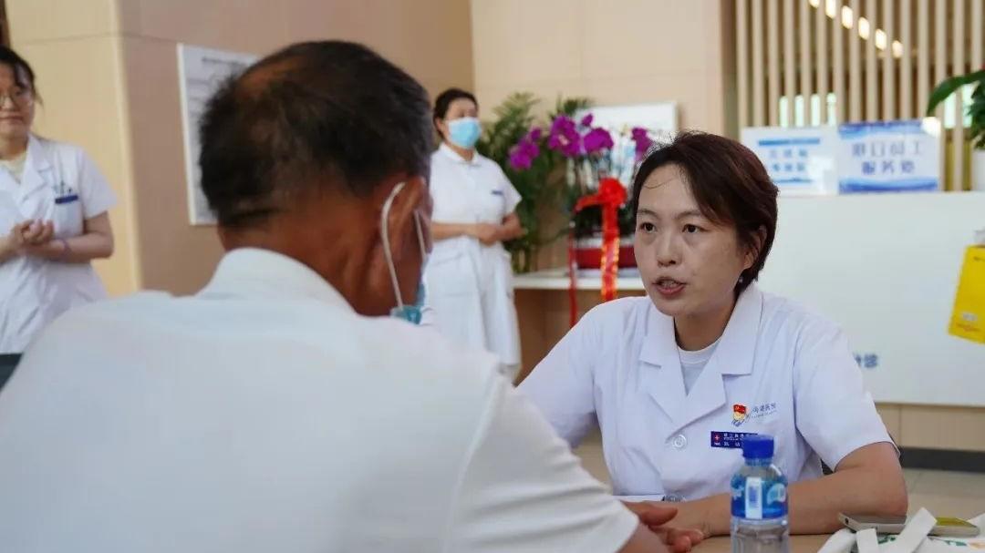 烟台海港医院四位青年骨干医师荣膺环球医疗首届“菁英人才”称号