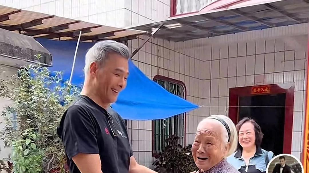 知名港星林伟回内地农村！