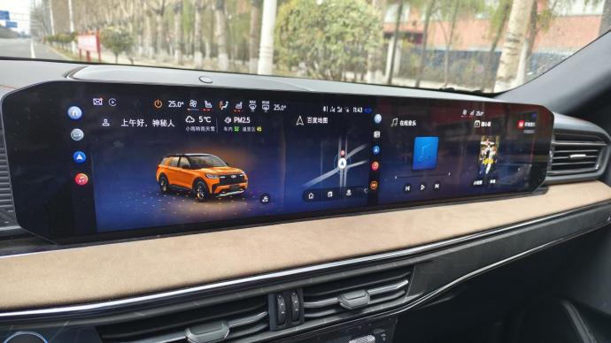 探险者内饰空间！家用自驾都够用