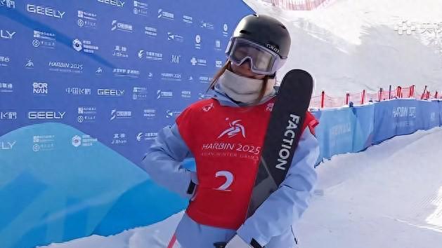 自由式滑雪女子大跳台比赛 河南美少女杨如意添一枚奖牌