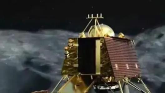 时隔53年美国再登月，精准着陆误差仅百米，此前只有日本完成过