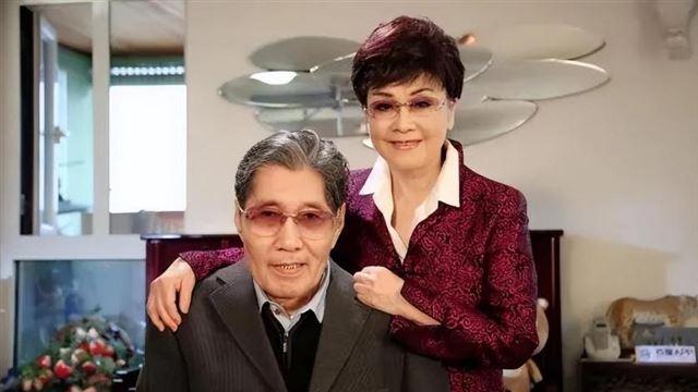 愧疚的李谷一：初婚嫁给恩师，二婚嫁给粉丝，81岁两任丈夫已离世