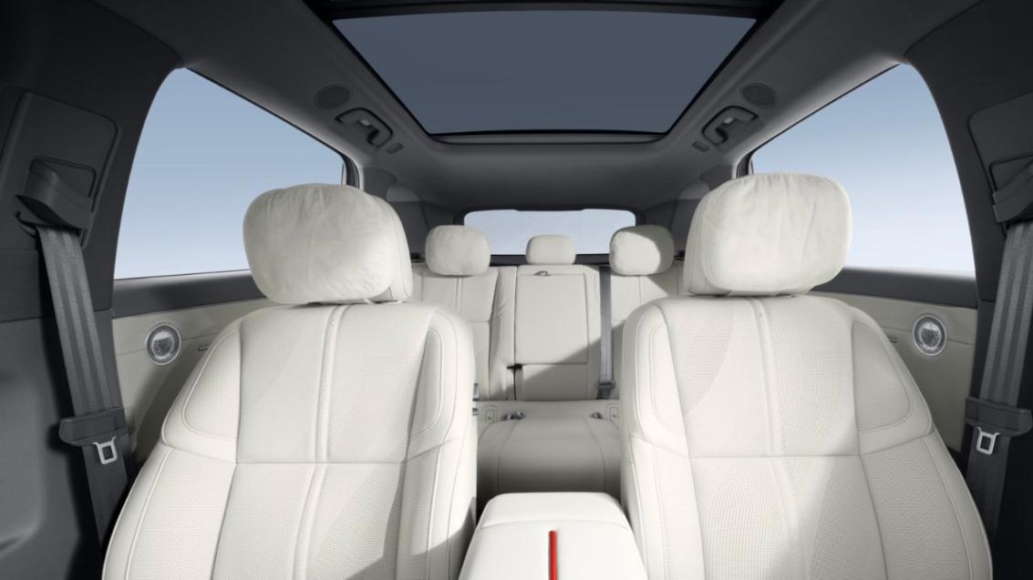 解决长途旅行的焦虑，红旗HS6 PHEV创吉尼斯续航神话