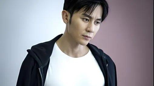 情断范冰冰被骂渣男 ，五年来不敢交女友， 46岁李晨突然高调声明：“活过来了， 挺爽！”