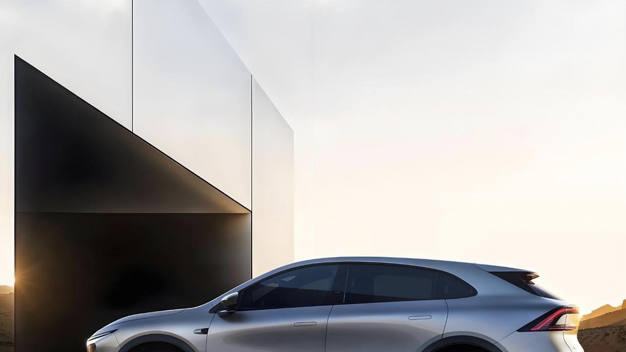 开启智慧MPV新时代，车长4892mm，标配11个摄像头+3个毫米波雷达