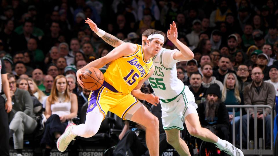 17罚15中空砍36+8！里夫斯成无东詹湖人新当家 神勇发挥仍惨败绿军