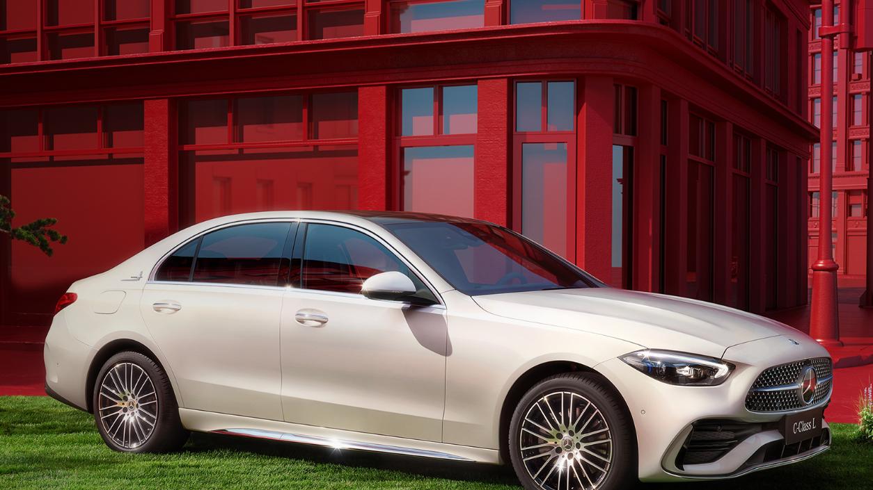 新款奔驰C级上市，全系换装2.0T动力，配置提升