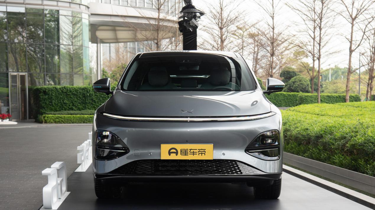 2025款小鹏G6上市，售17.68万起，标配图灵AI智驾和5C超充AI电池