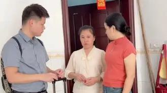 我是上门女婿，元旦我回家看望父母，临走时给父母2000元，妻子知道后很生气，说我不应该给父母养老费