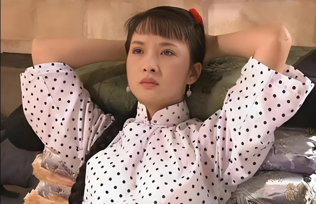 《大宅门》看到白玉婷拒绝和万筱菊圆房，才知白景琦娶香秀的隐情