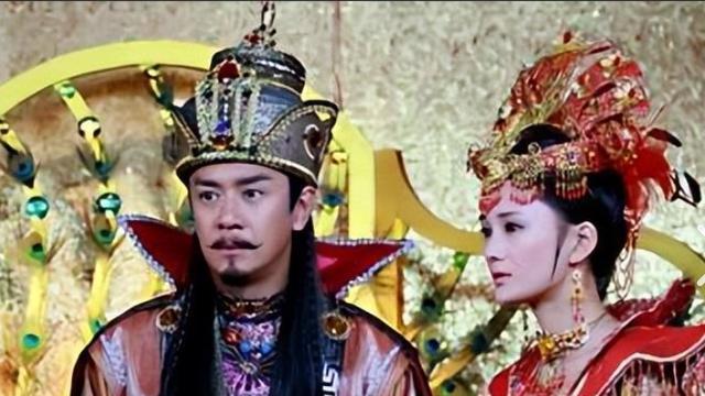 同样选择薛平贵，为什么代战能得到父母的同意，王宝钏却不行？