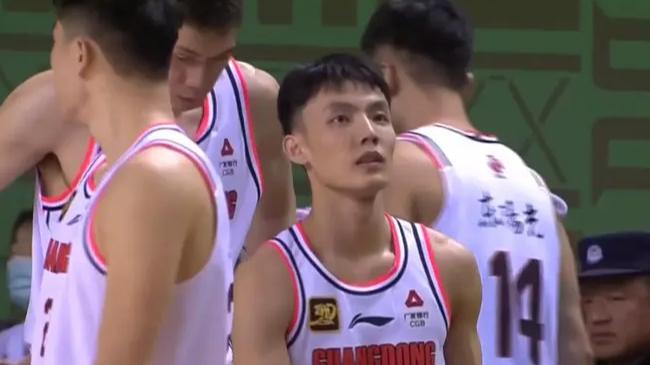 狂轰15+4+6！广东后场“新力量”打成国青大腿，杜锋亲自保驾护航
