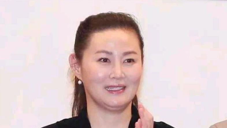 王思懿 这位历经岁月淬炼的美人，正书写着比剧本更精彩的人生续章