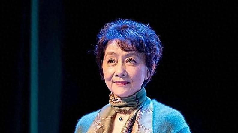 她都74岁了还这么迷人，风韵犹存，比赵雅芝还要好看！