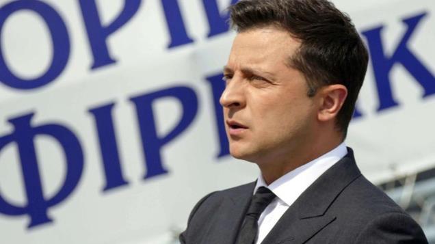 说干就干，特朗普切断援乌90天，泽连斯基走投无路，向以色列索援