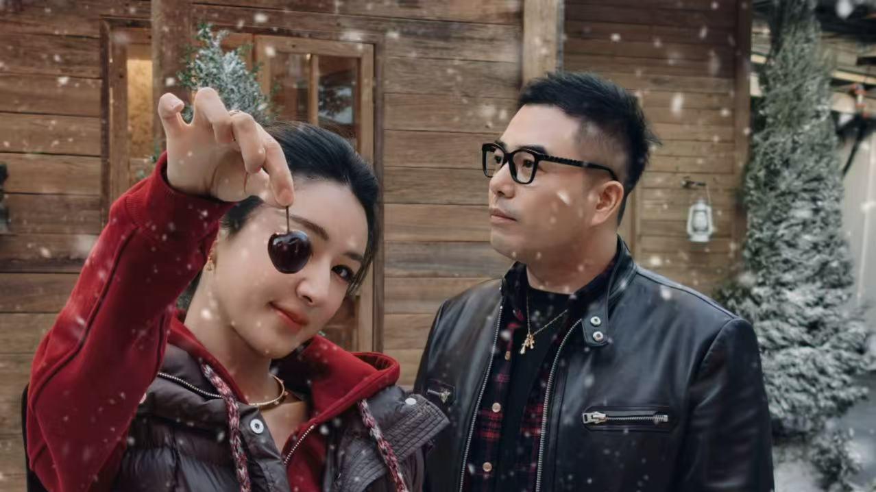 圣诞穿搭就看薇娅：撞色+叠穿技巧，轻松穿出“贵气不撞衫”高级感