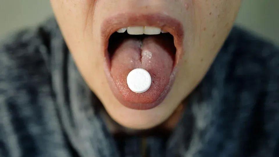 Tiktok上的奇葩游戏，比利时青少年中扑热息痛挑战流行，家长老师需警惕