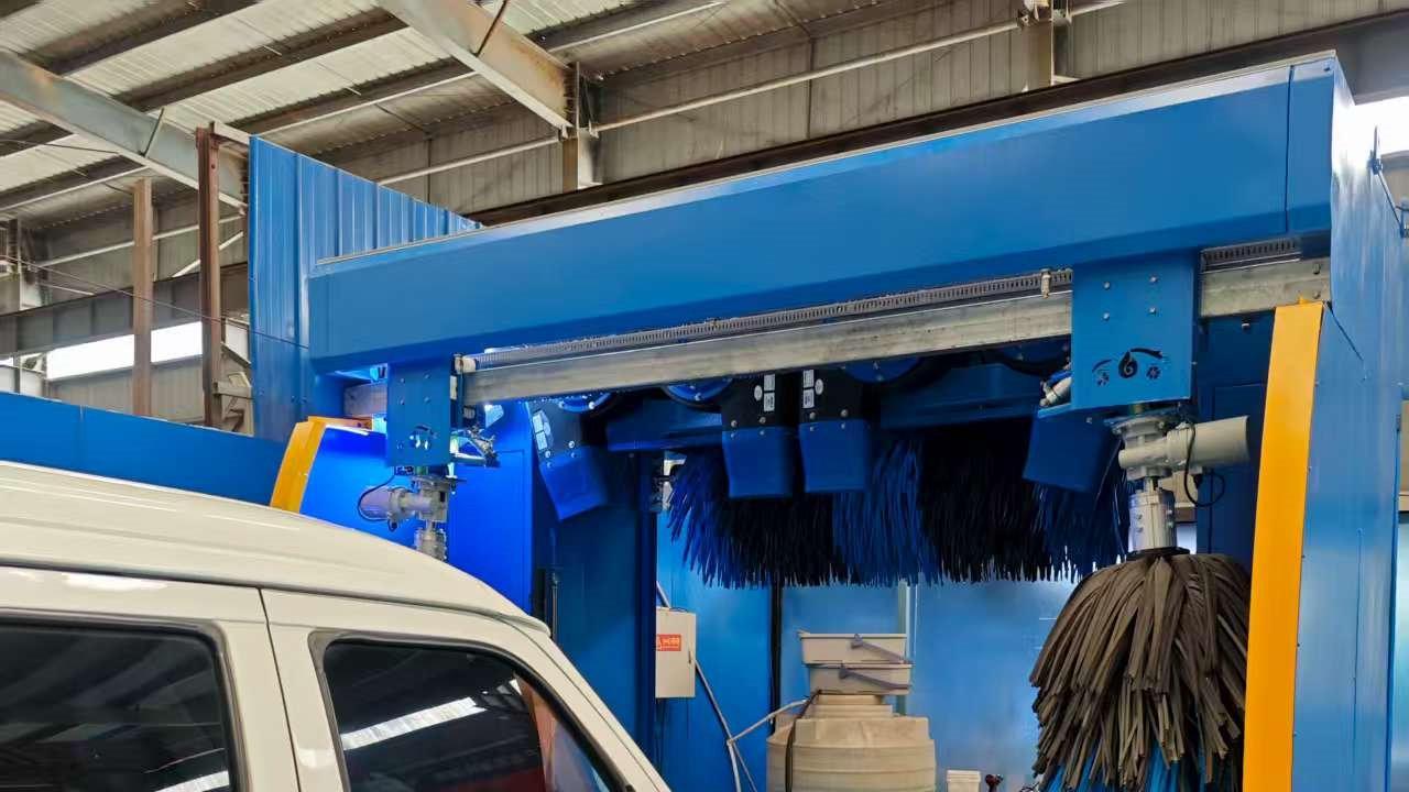 加油站标配升级：超2000座站点引入无接触全自动洗车机服务