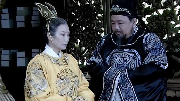 狄仁杰死后，其遗物中发现了八个字，暴露他和武则天的真正关系