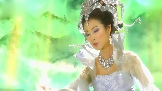 为何女娲的地位比三清高？你看她座下的3个徒弟，连如来都不敢惹