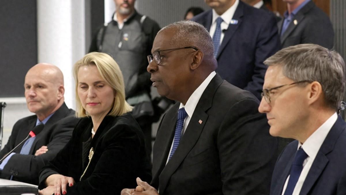 美军叫嚣，工业巨龙苏醒：中美博弈，谁主沉浮