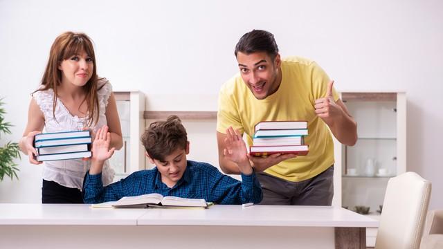 现在很多家长比老师还不重视孩子的学习，他们真的爱孩子吗？