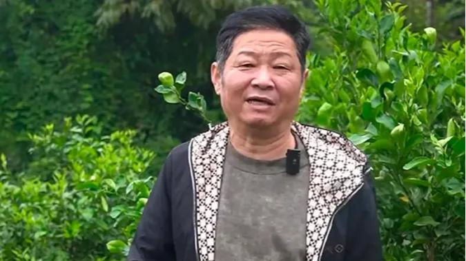 一次，主持人问赵亮：你以前不是跟张国立演戏吗？怎么去养鸡了？赵亮的回答让人无言以对