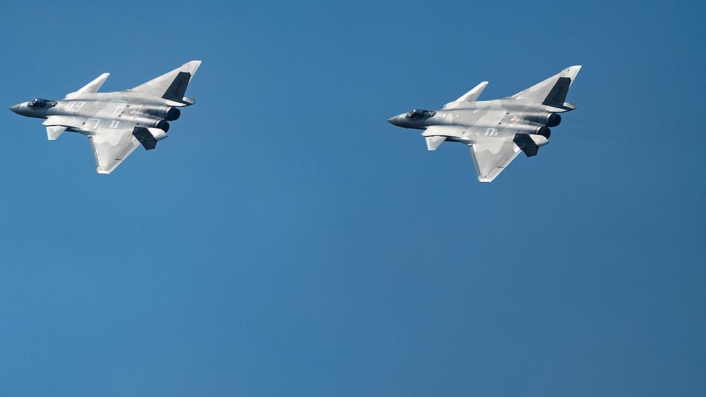 歼20三兄弟和歼35双胞胎座舱对比