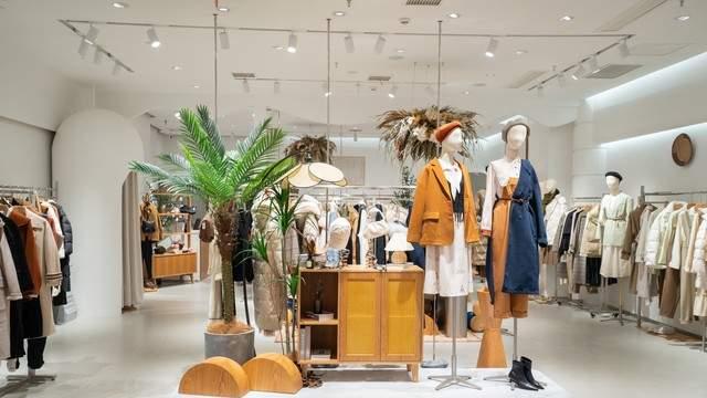 同质货堆成山，动销像便秘，喝酒的人哪去了？