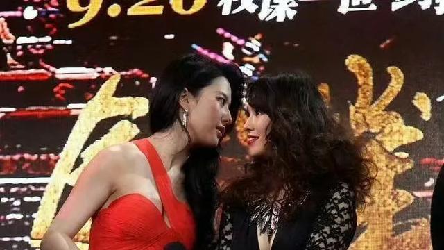刘亦菲一出场，伊能静秒变普通人，网友：60年跟80年的差距