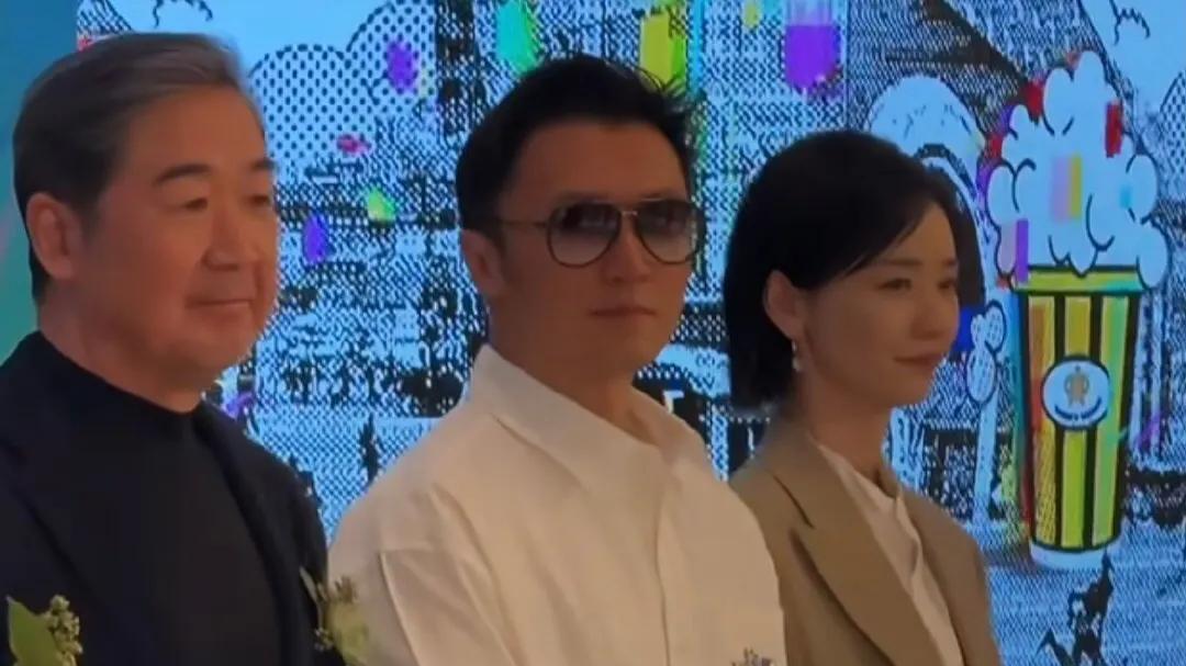 好多大明星！成龙、张艺谋、冯小刚，居然都来了！三里屯新开的这家英皇电影院也太有排