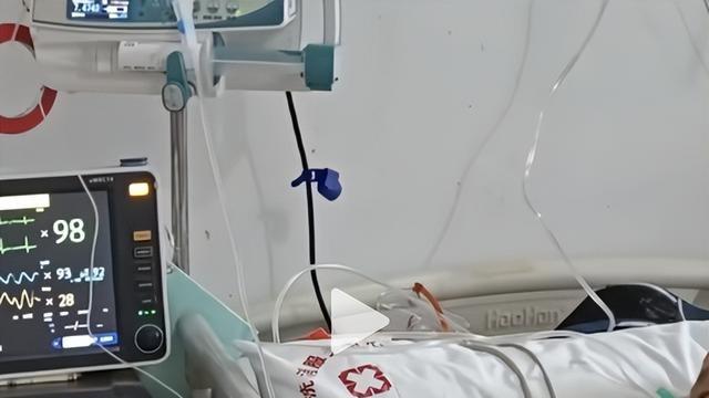 八旬老太摘掉颅骨，被儿子和恶媳殴打霸占房产，孙女举动让人泪目