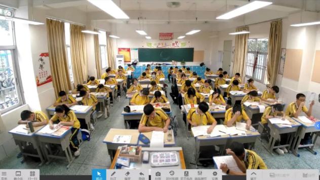学校装摄像头监控课堂：学生睡觉，教师挨批，网友们炸锅了！