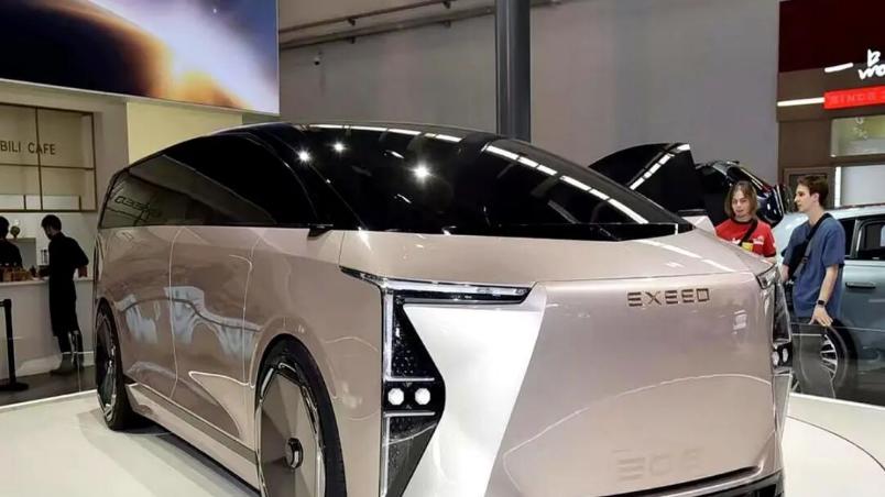 智界MPV“接棒”星途E08，鸿蒙智行首款MPV有多顶？