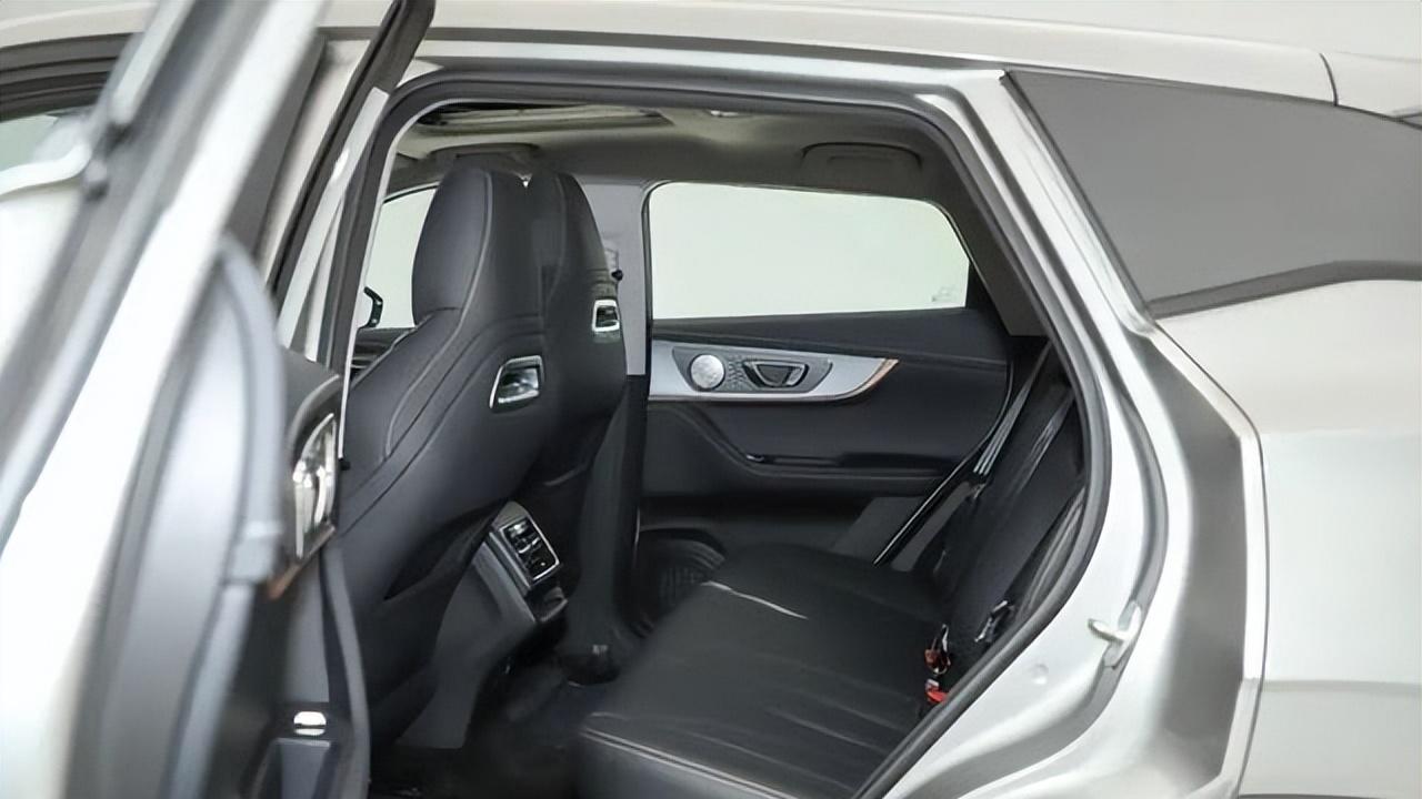 奇瑞打响“第一枪”高颜值SUV仅售4万，156马力加92油，享终身质保