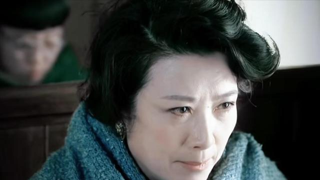 权色交易、陪睡上位，她压根不沾边，简直是娱圈的一股清流”