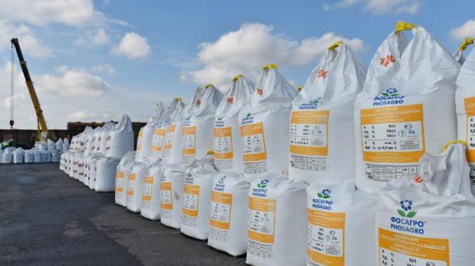 制裁解禁博弈战， 俄罗斯急求松绑 马克龙冷拒“时机未到”