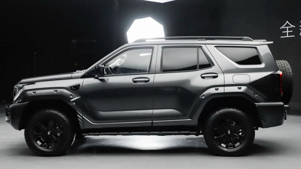 纯电续航200公里，配800V快充平台，坦克400 Hi4-Z上市