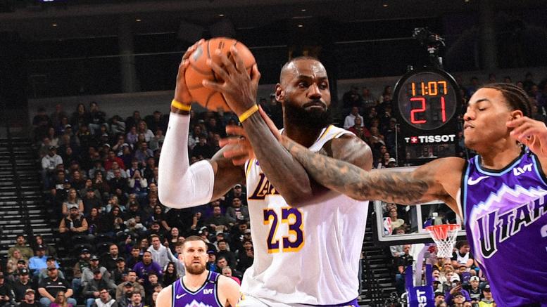 湖人惊险四连胜，詹姆斯17分6板8助！这一战能让球迷看清四件事