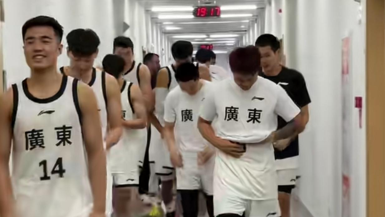 广东男篮的热身赛为什么这么火爆？三大精彩瞬间足以给出答案！