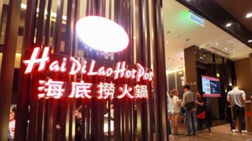 杨铭宇黄焖鸡与海底捞的危机应对对比：从“灭火”到“重建信任”的路径差异