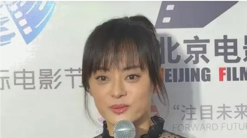 看了38岁刘亦菲的近照，我才明白“女人微胖”才是极品