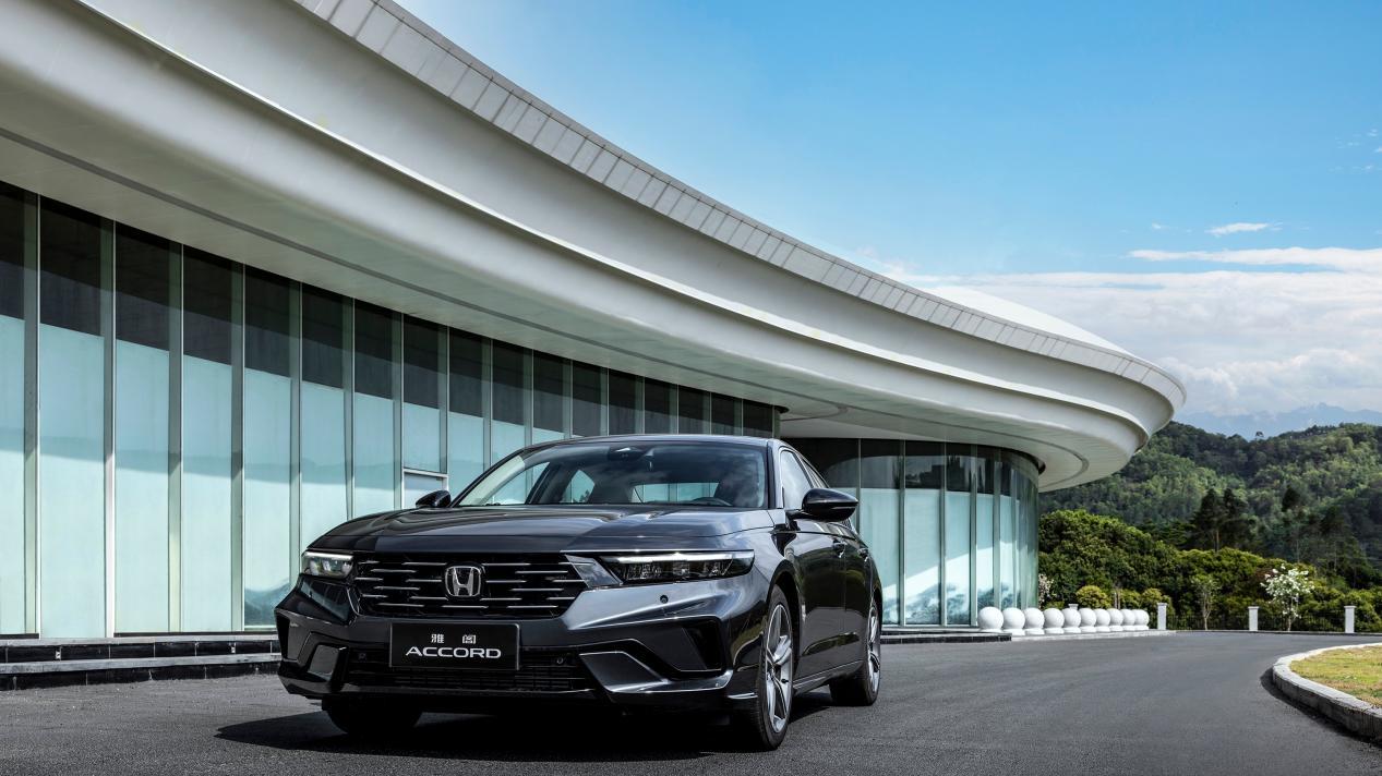 卷疯了！A级车比B级车还长？雅阁：操控才是B级车的DNA！